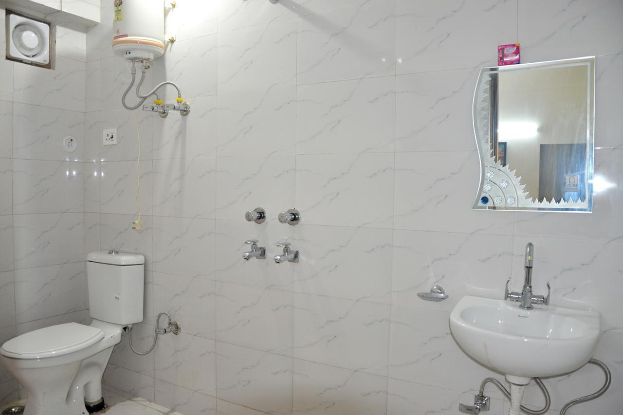 Shiv Shakti Guest House Велика Нойда Екстер'єр фото